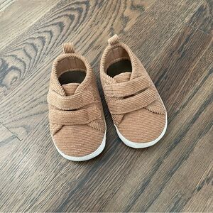 Old Navy Corduroy Sneakers, 3-6 months